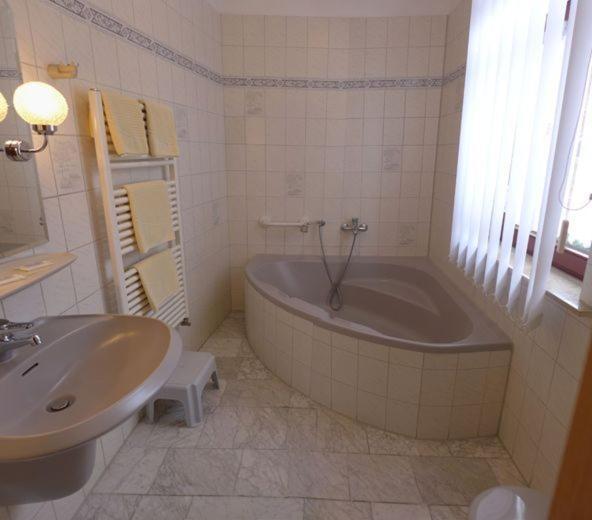 Hotel Pension Am Kurzentrum Bad Suderode Chambre photo